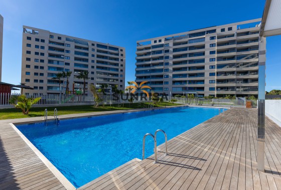 Appartement · Herverkoop - Torrevieja · Punta Prima · Alicante · Spanje