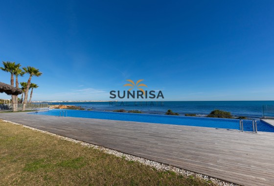 Appartement · Herverkoop - Torrevieja · Punta Prima · Alicante · Spanje