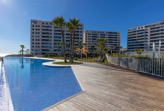 Appartement · Herverkoop - Torrevieja · Punta Prima · Alicante · Spanje