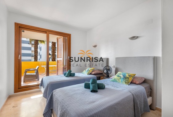Appartement · Herverkoop - Torrevieja · Punta Prima · Alicante · Spanje