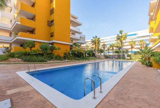 Appartement · Herverkoop - Torrevieja · Punta Prima · Alicante · Spanje