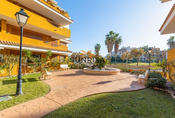 Appartement · Herverkoop - Torrevieja · Punta Prima · Alicante · Spanje