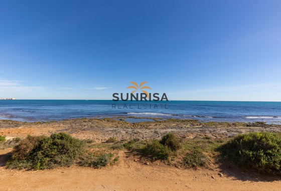 Appartement · Herverkoop - Torrevieja · Punta Prima · Alicante · Spanje