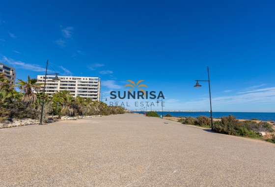 Appartement · Herverkoop - Torrevieja · Punta Prima · Alicante · Spanje