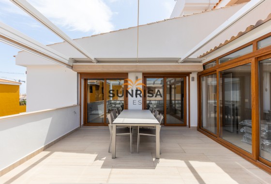Appartement · Herverkoop - Torrevieja · Punta Prima · Alicante · Spanje
