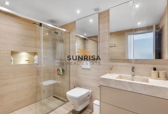 Appartement · Herverkoop - Torrevieja · Punta Prima · Alicante · Spanje