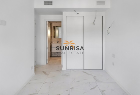 Appartement · Herverkoop - Torrevieja · Punta Prima · Alicante · Spanje