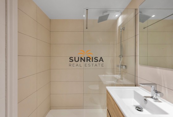 Appartement · Herverkoop - Torrevieja · Punta Prima · Alicante · Spanje