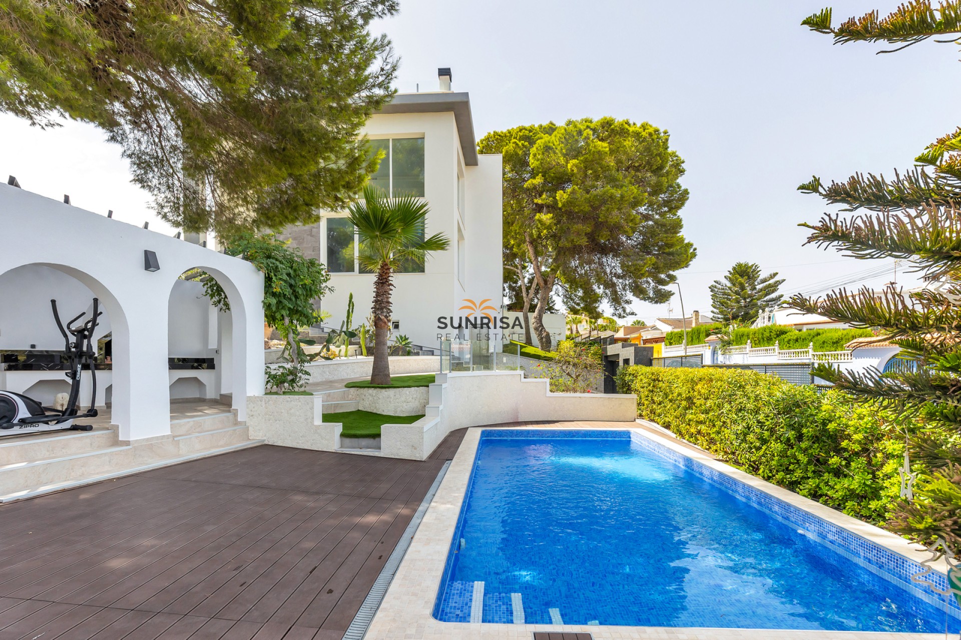 Resale - Villa - Torrevieja