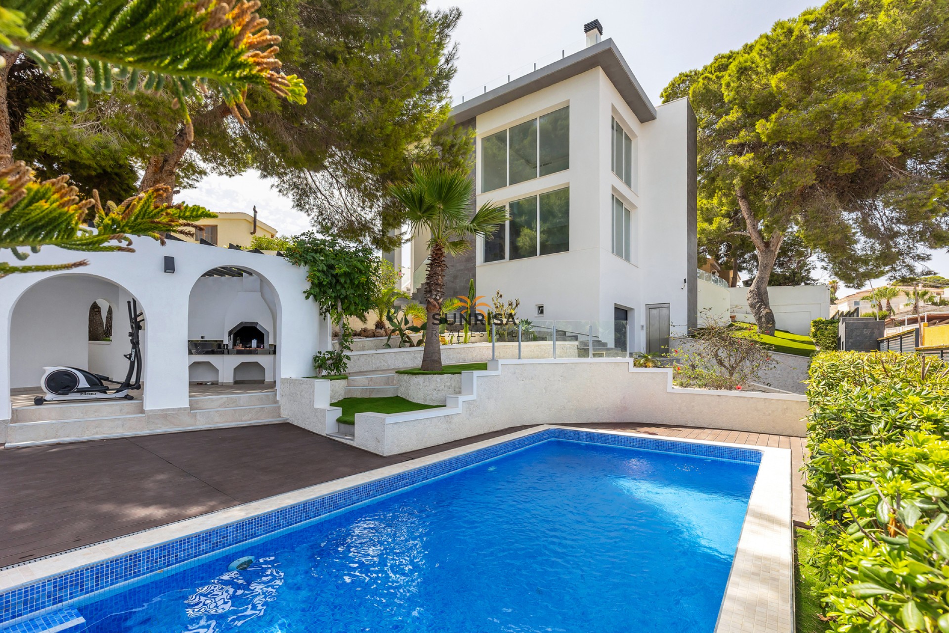 Resale - Villa - Torrevieja