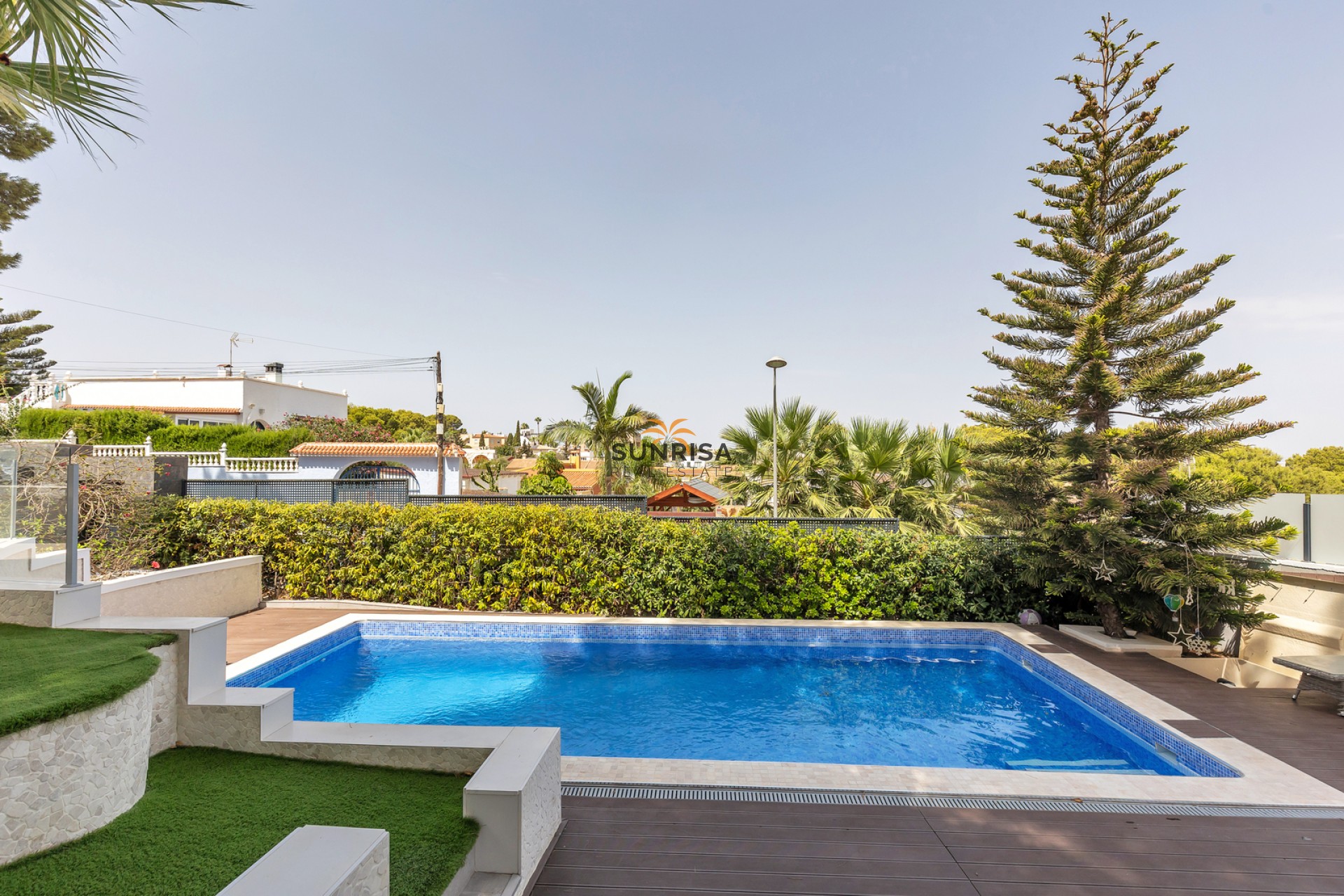 Resale - Villa - Torrevieja