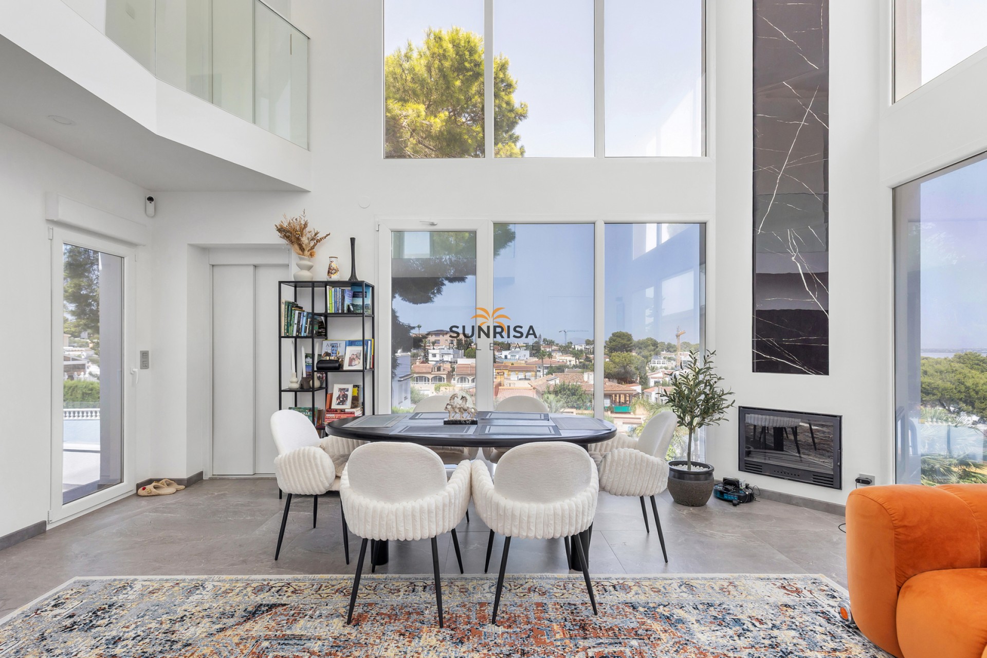 Resale - Villa - Torrevieja