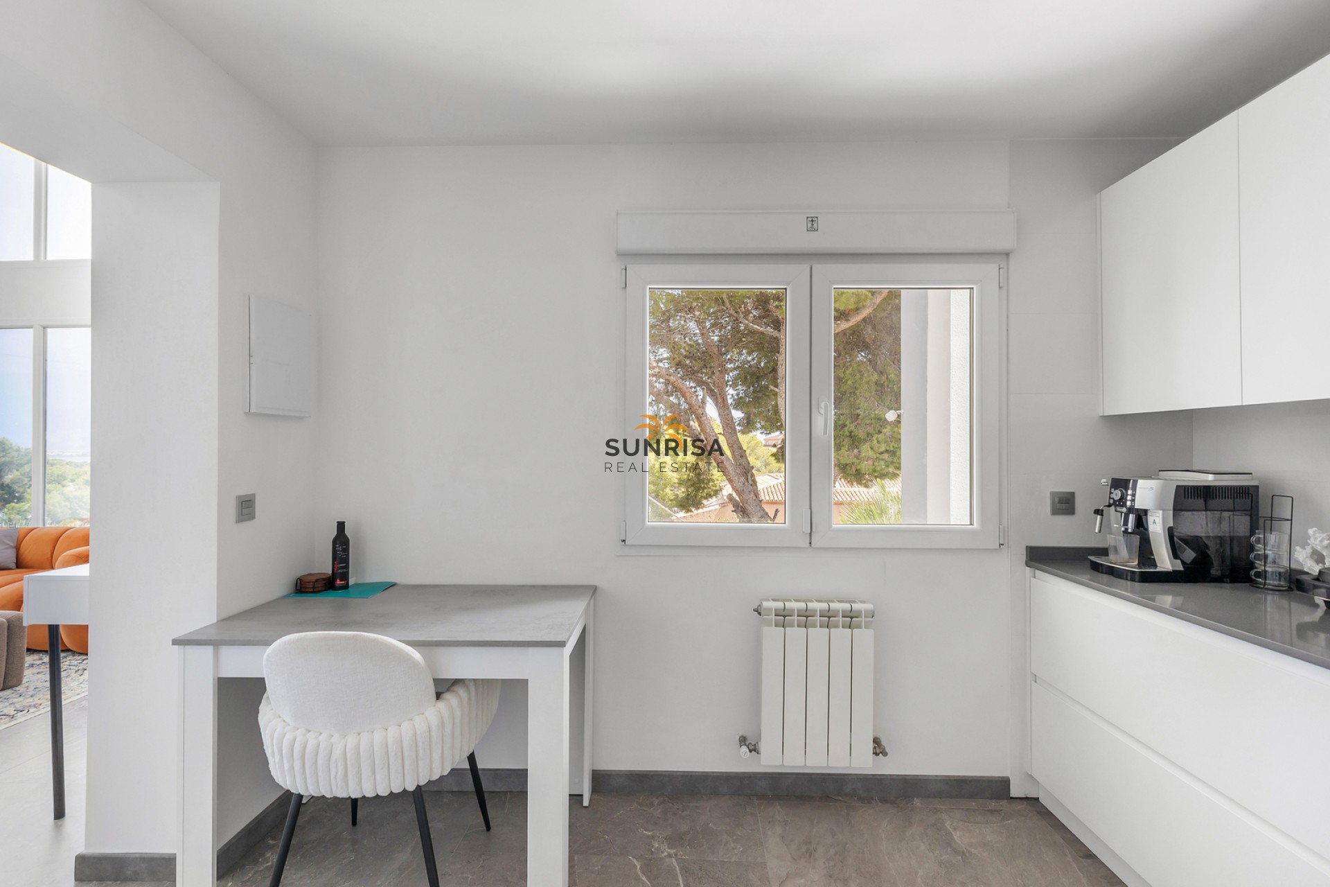 Resale - Villa - Torrevieja