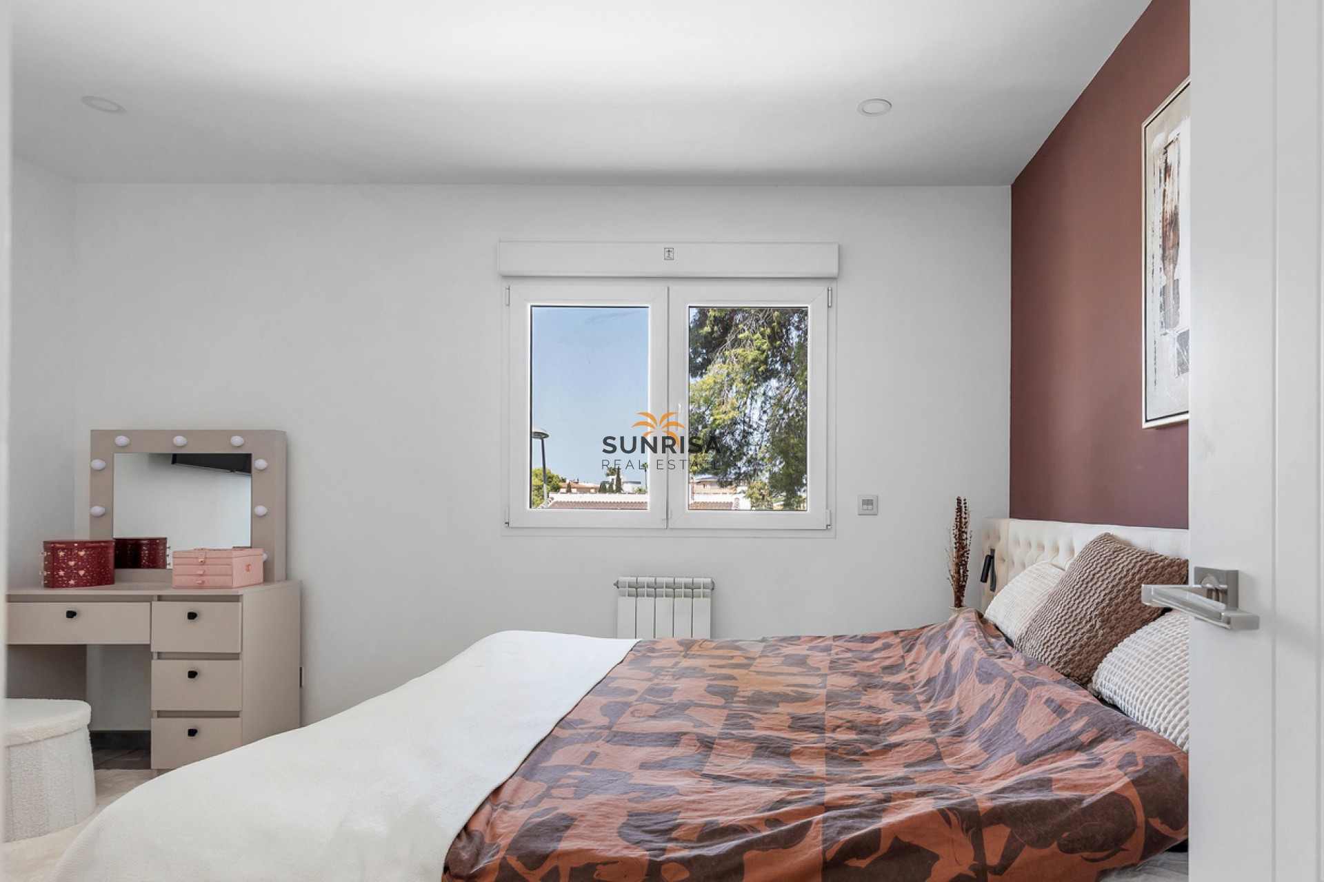 Resale - Villa - Torrevieja