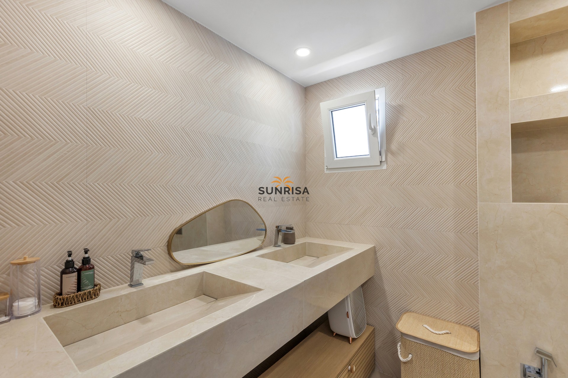 Resale - Villa - Torrevieja