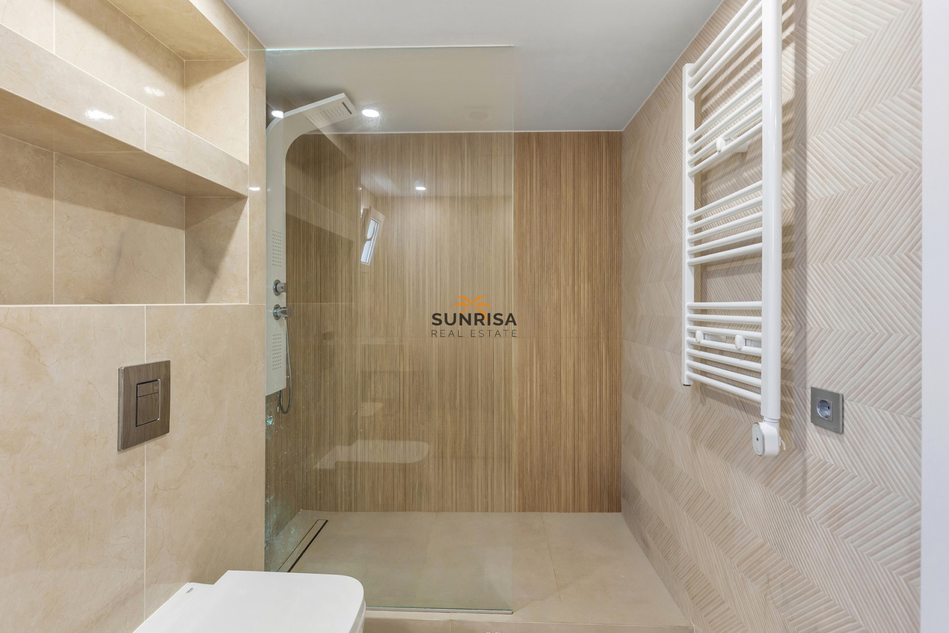 Resale - Villa - Torrevieja