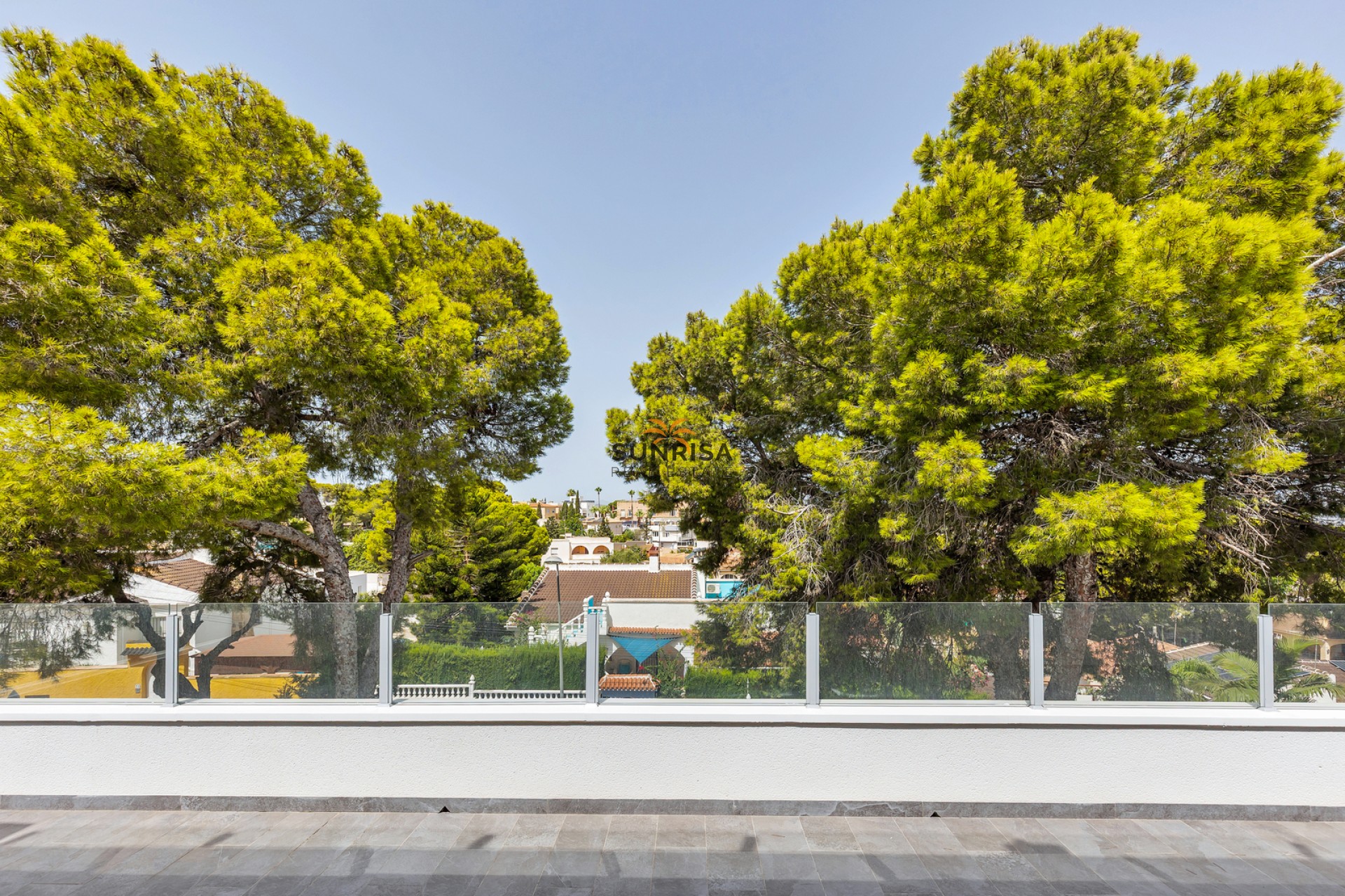 Resale - Villa - Torrevieja