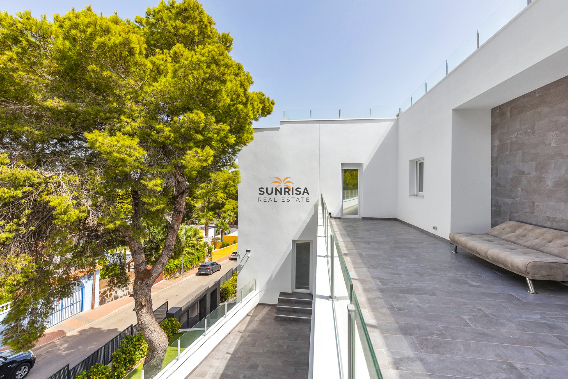 Resale - Villa - Torrevieja