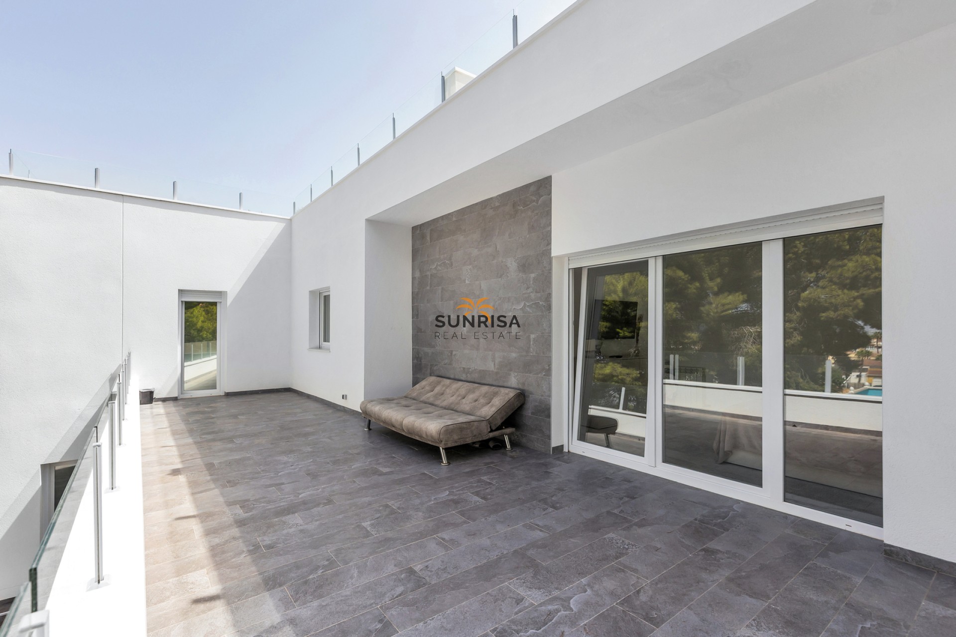 Resale - Villa - Torrevieja
