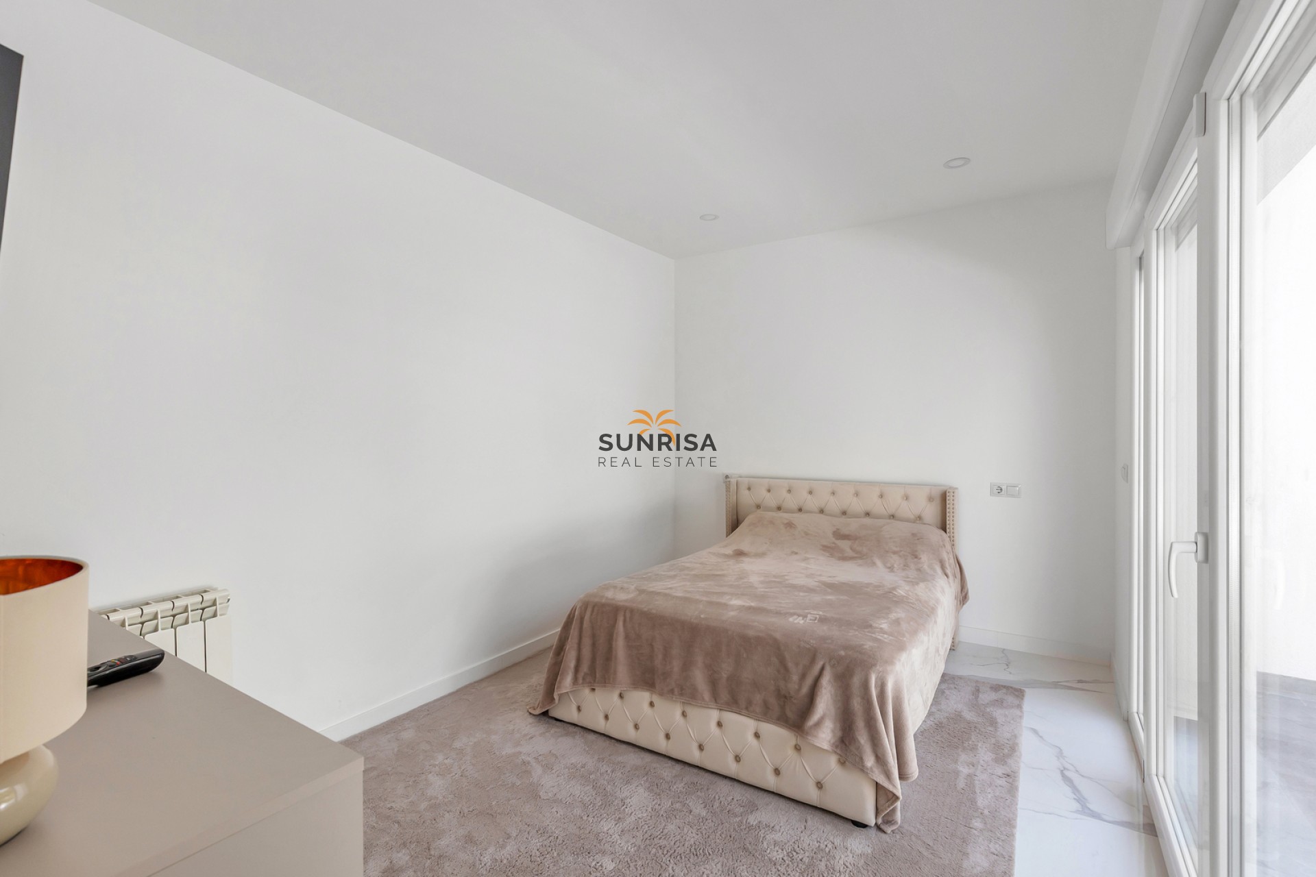 Resale - Villa - Torrevieja
