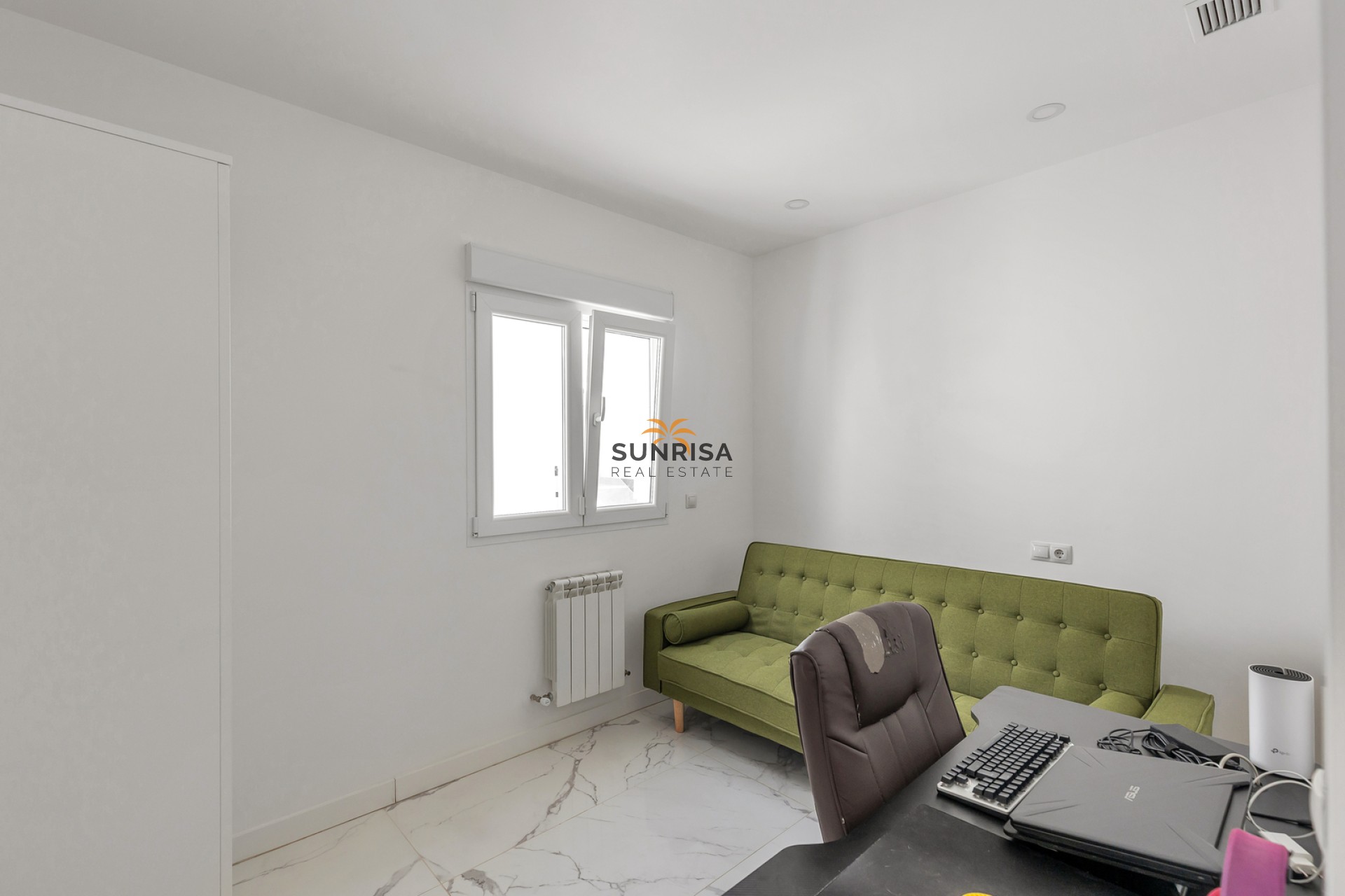 Resale - Villa - Torrevieja