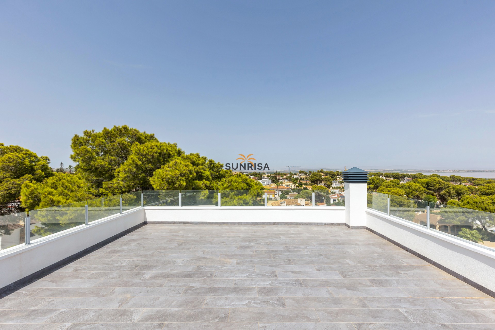 Resale - Villa - Torrevieja