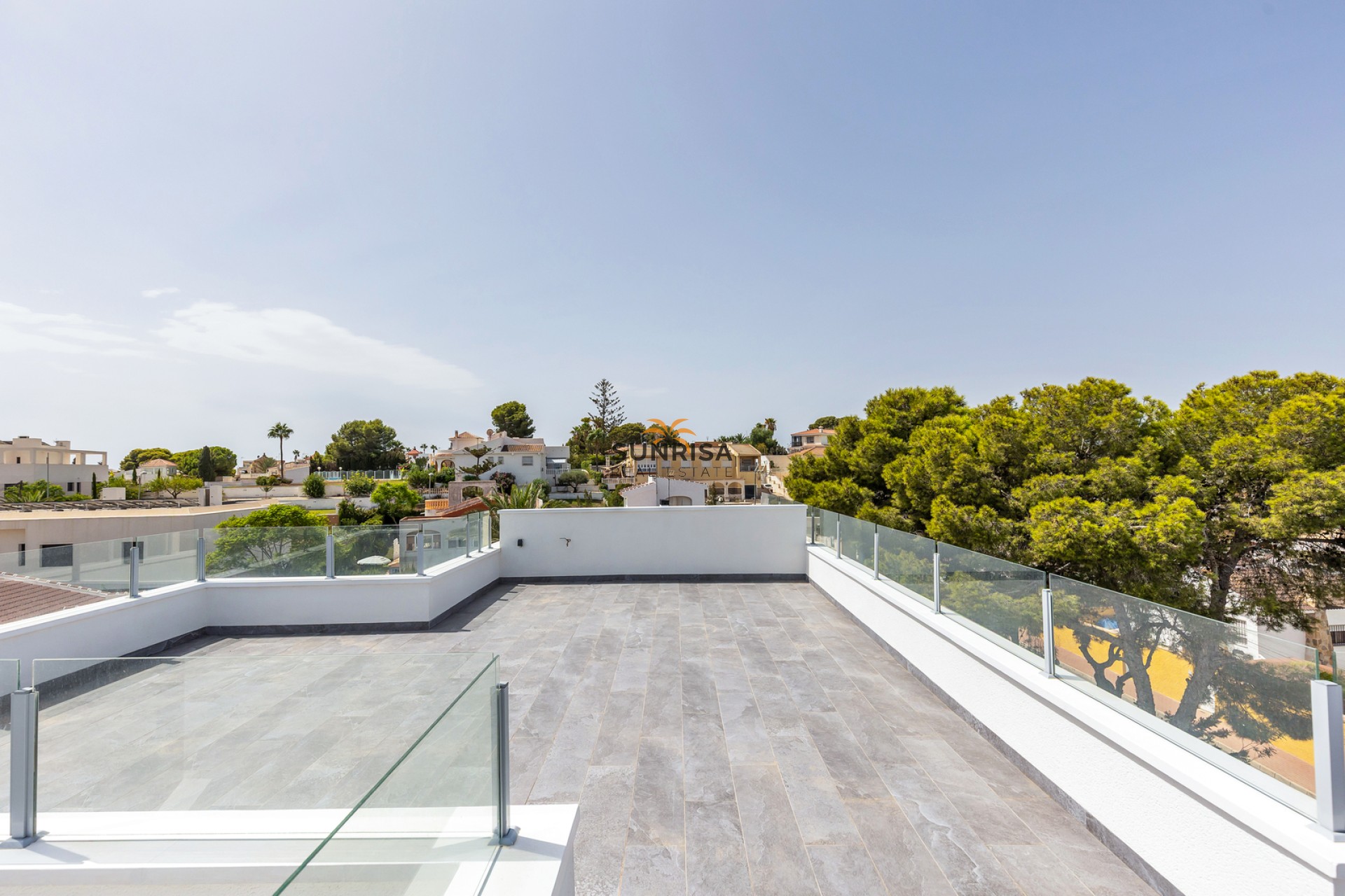 Resale - Villa - Torrevieja