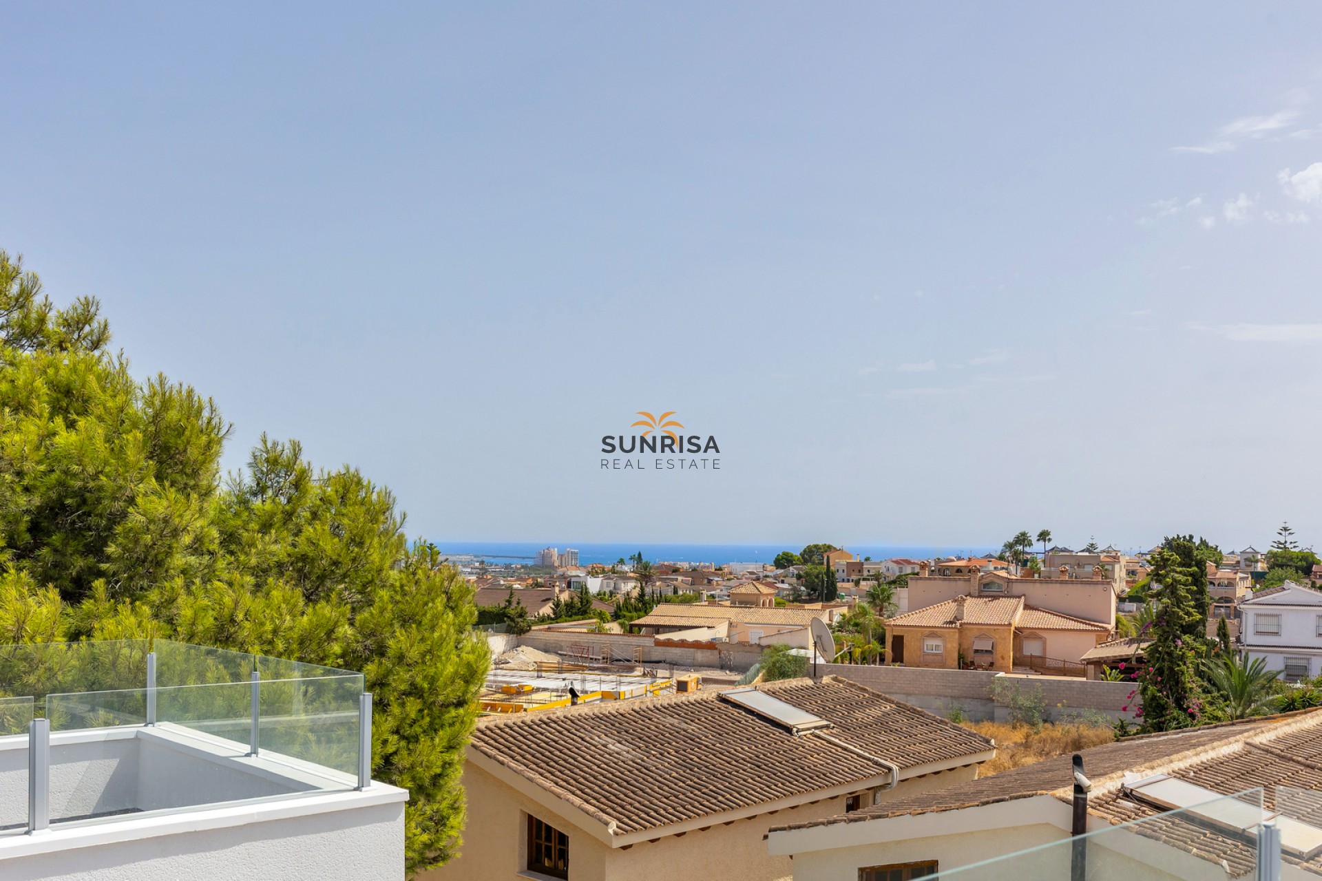 Resale - Villa - Torrevieja