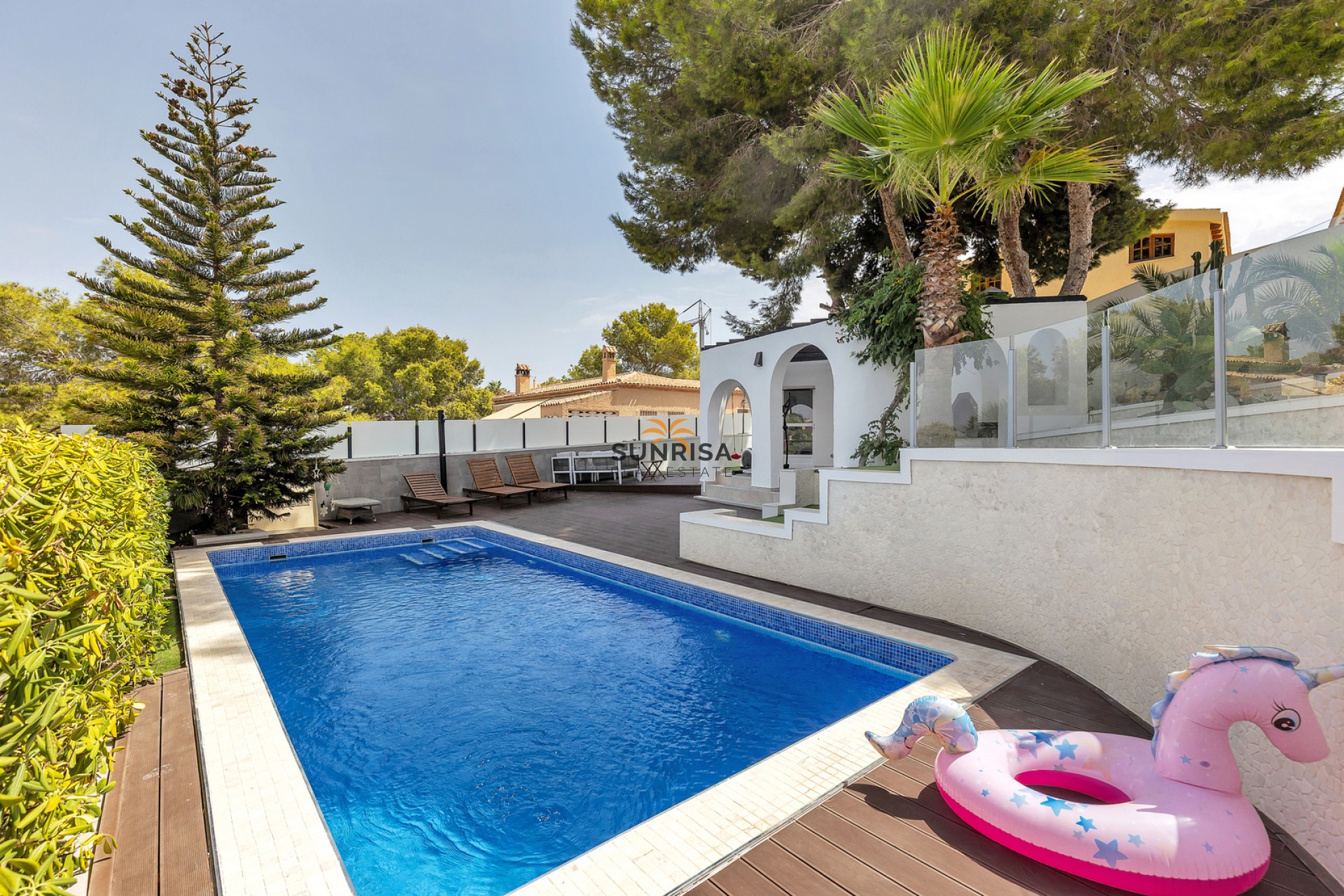 Resale - Villa - Torrevieja