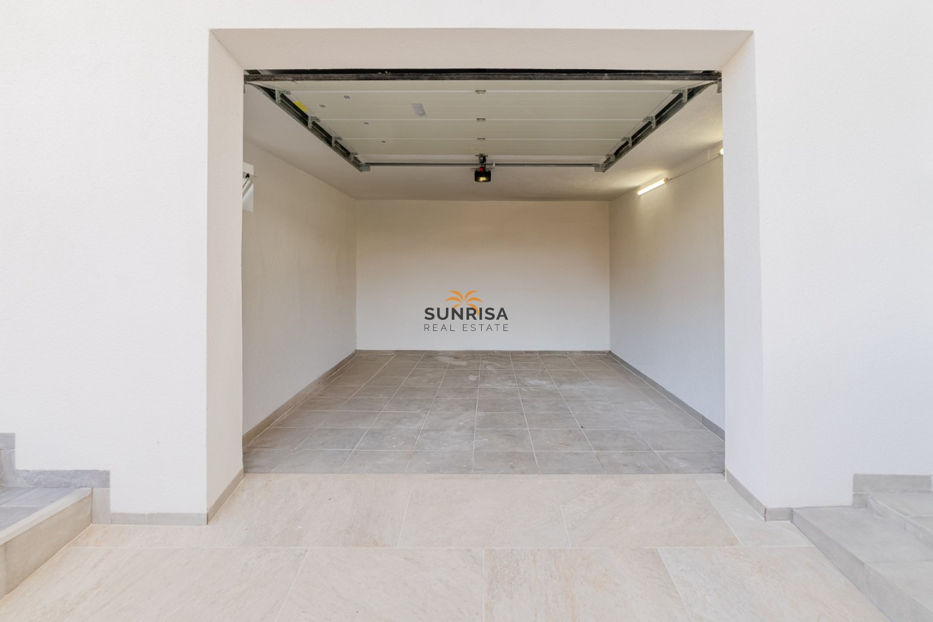 Resale - Villa - Torrevieja