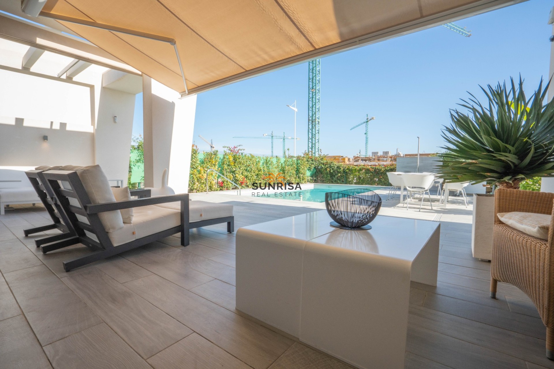 Resale - Villa - Algorfa