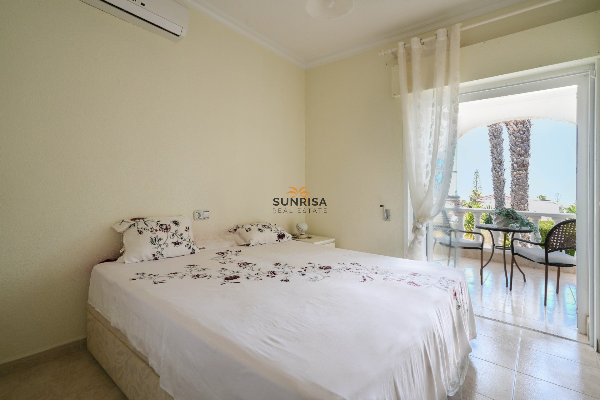 Resale - Townhouse - Ciudad Quesada