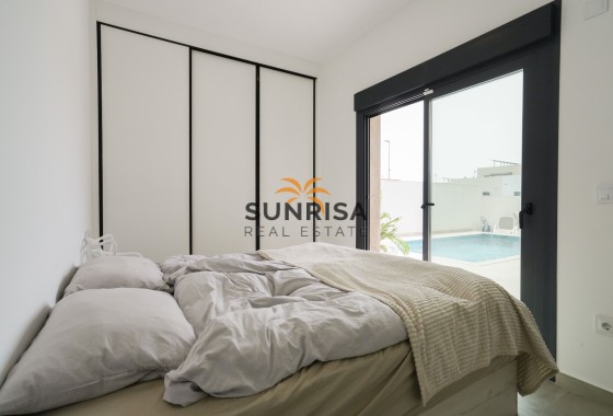 Villa · Herverkoop - Daya Nueva · Alicante · Spanje