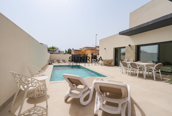 Villa · Herverkoop - Daya Nueva · Alicante · Spanje