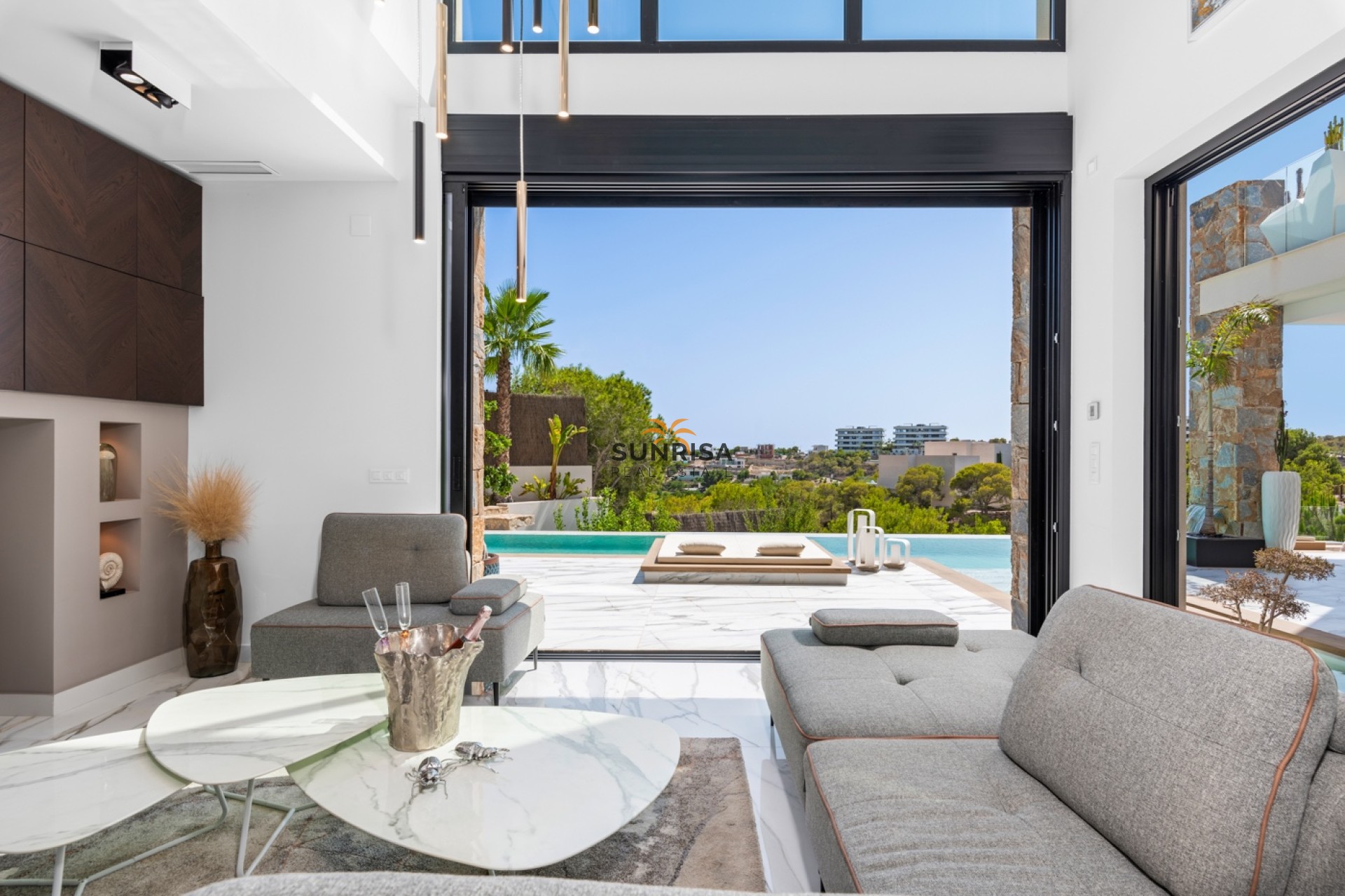 Resale - Villa - Orihuela Costa