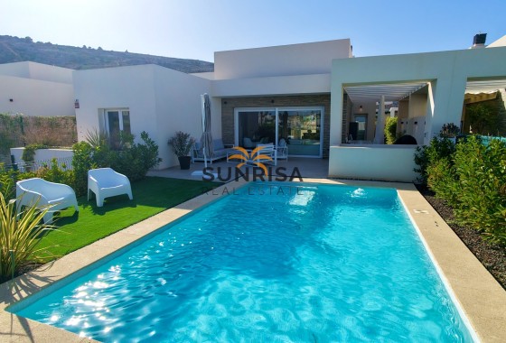 Villa · Herverkoop - Algorfa · La Finca Golf Resort · Alicante · Spanje