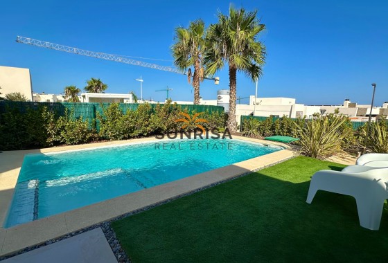 Villa · Herverkoop - Algorfa · La Finca Golf Resort · Alicante · Spanje