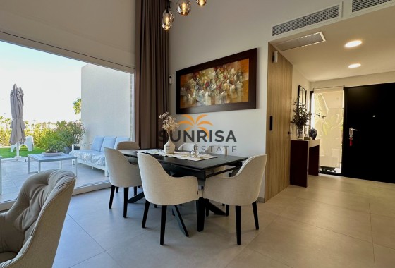 Villa · Herverkoop - Algorfa · La Finca Golf Resort · Alicante · Spanje
