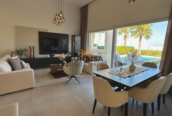 Villa · Herverkoop - Algorfa · La Finca Golf Resort · Alicante · Spanje