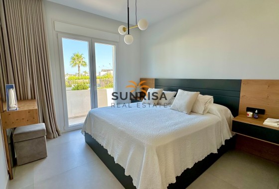 Villa · Herverkoop - Algorfa · La Finca Golf Resort · Alicante · Spanje