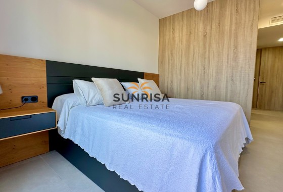 Villa · Herverkoop - Algorfa · La Finca Golf Resort · Alicante · Spanje