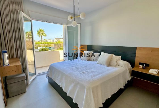 Villa · Herverkoop - Algorfa · La Finca Golf Resort · Alicante · Spanje