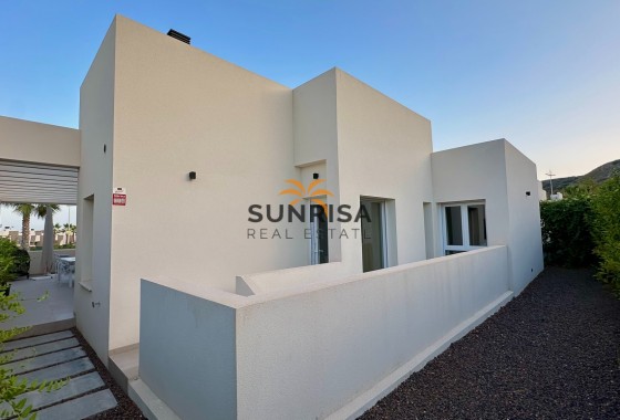 Villa · Herverkoop - Algorfa · La Finca Golf Resort · Alicante · Spanje