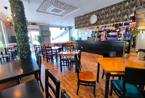Locaux commerciaux · Revente - Villamartin · Alicante · Espagne