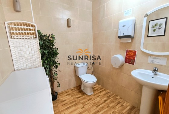 Locaux commerciaux · Revente - Villamartin · Alicante · Espagne