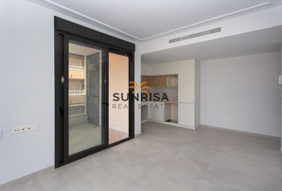 Apartamento · Reventa - Torrevieja · Alicante · España