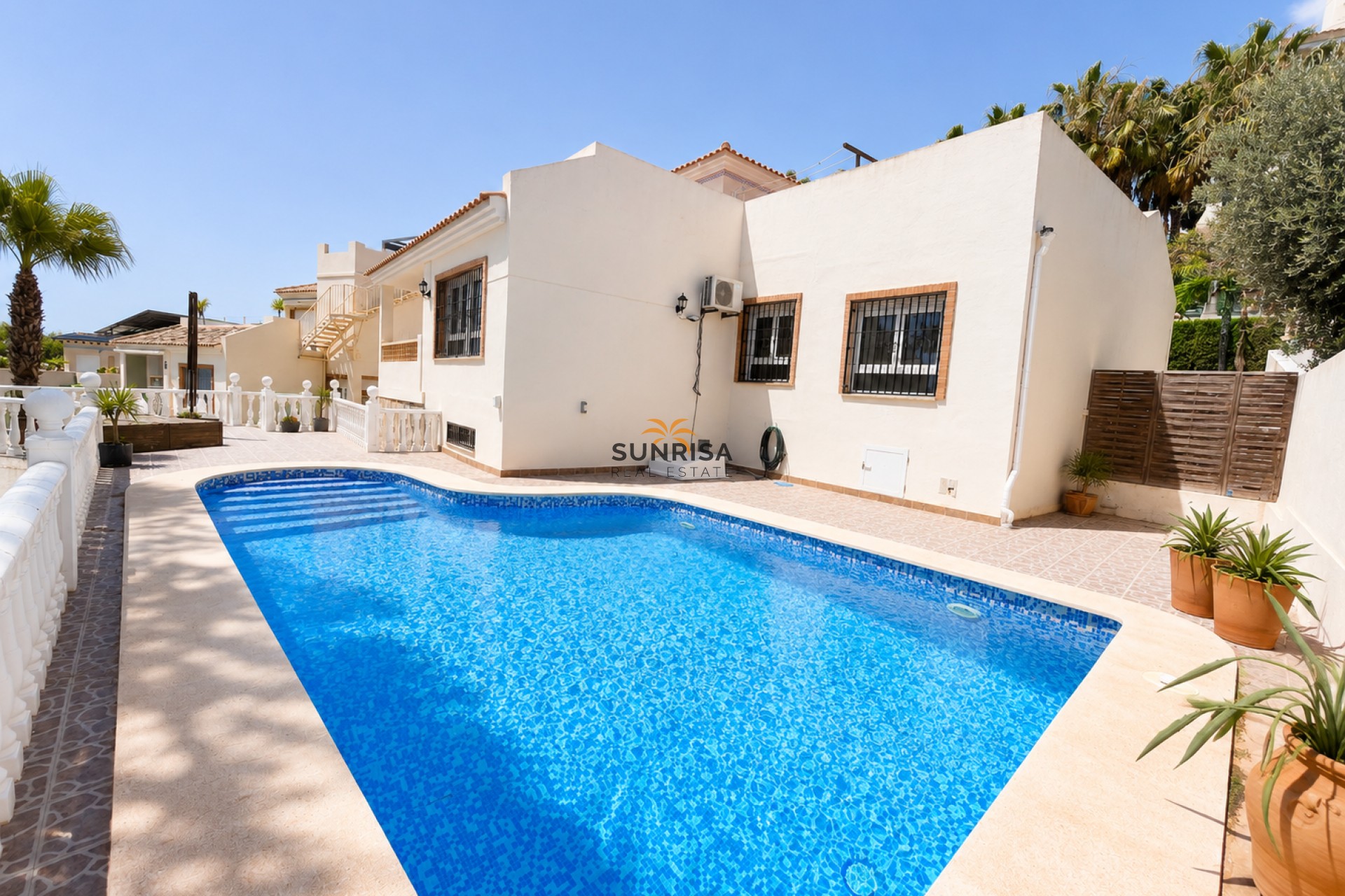 Resale - Villa - Orihuela Costa