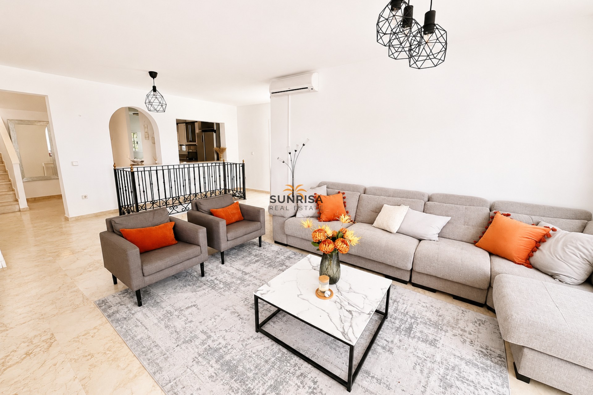 Resale - Villa - Orihuela Costa