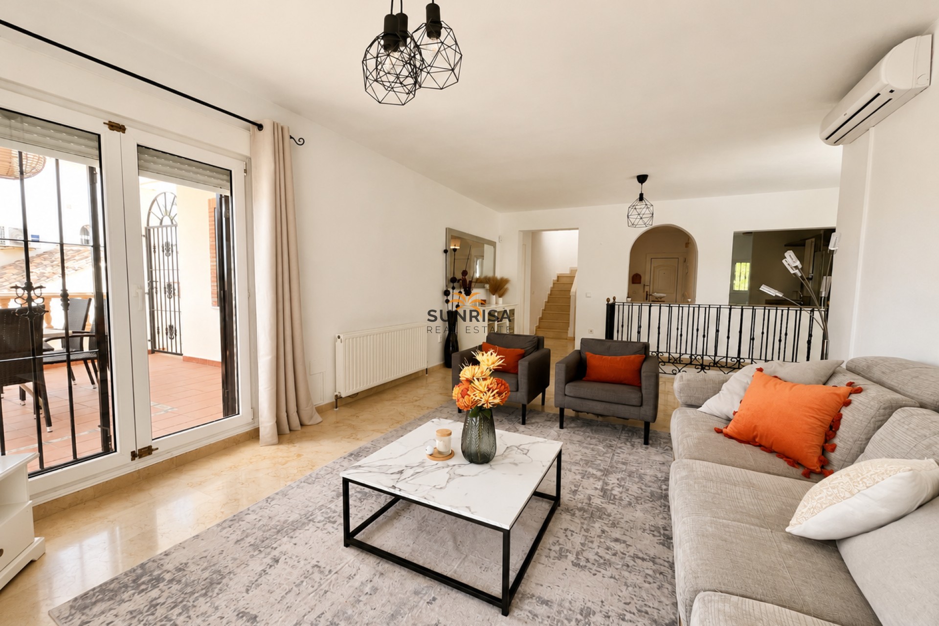 Resale - Villa - Orihuela Costa