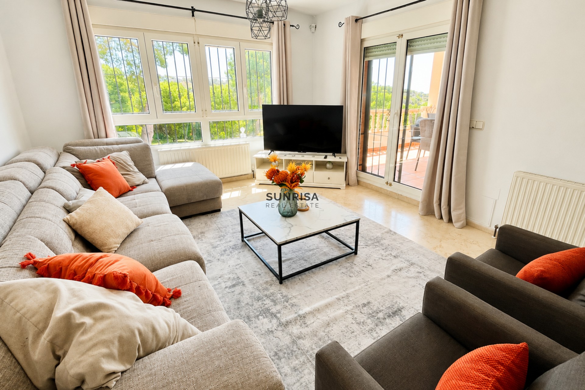 Resale - Villa - Orihuela Costa